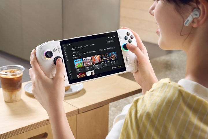 Der Handheld-PC ROG Ally von Asus unterstützt Microsofts Xbox- und Game-Pass-Dienste und zeigt die enge Kooperation der beiden Unternehmen im mobilen Gaming-Bereich Bild: Asus